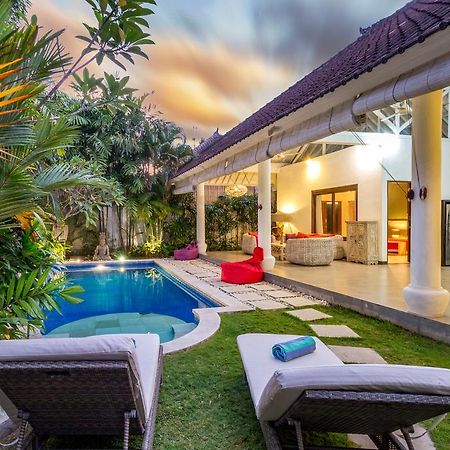 Villa Camelia Семиняк Екстериор снимка