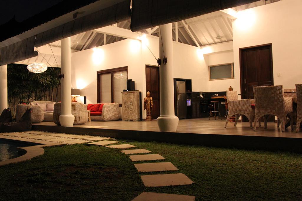 Villa Camelia Семиняк Екстериор снимка