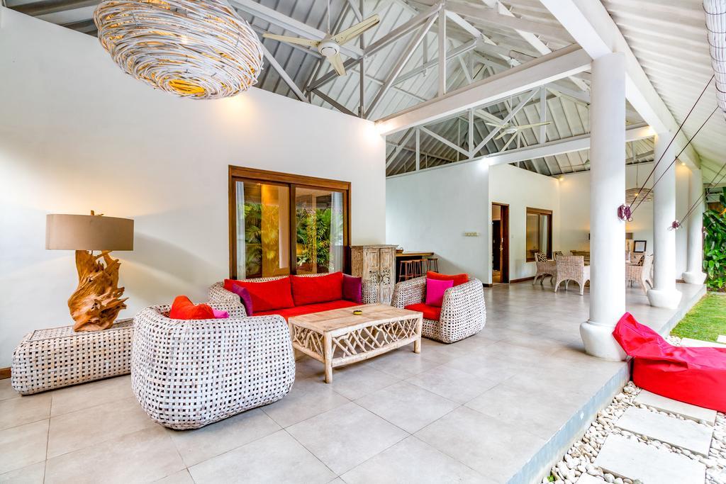 Villa Camelia Семиняк Екстериор снимка