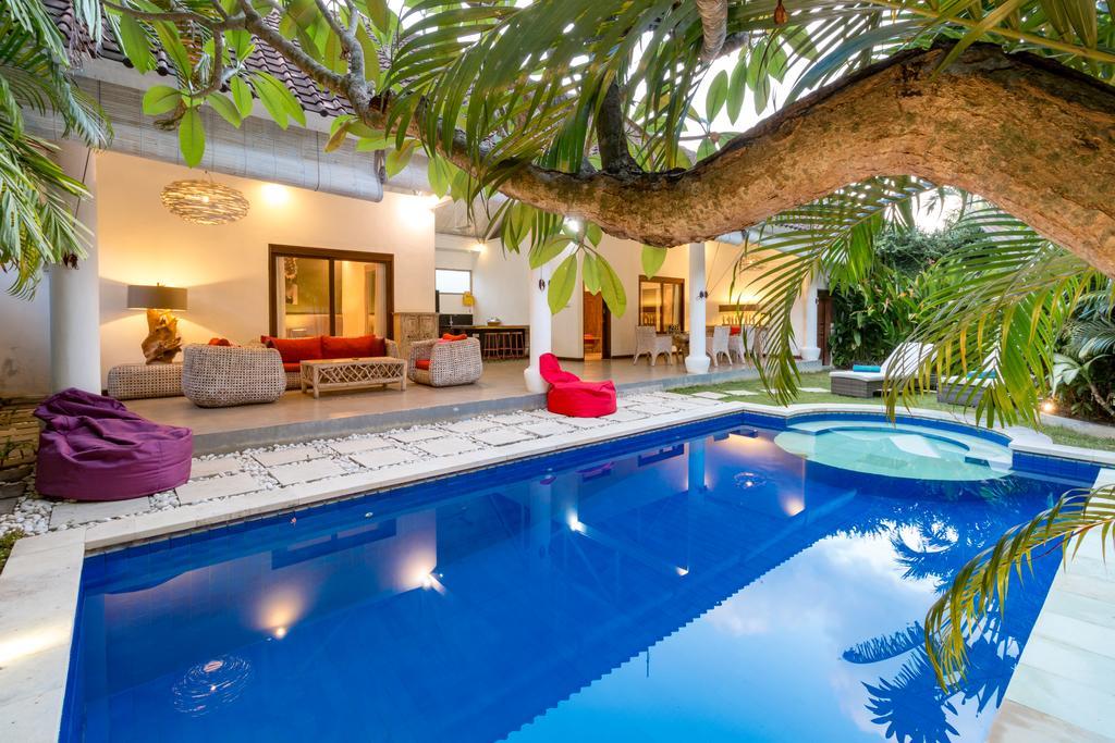 Villa Camelia Семиняк Екстериор снимка