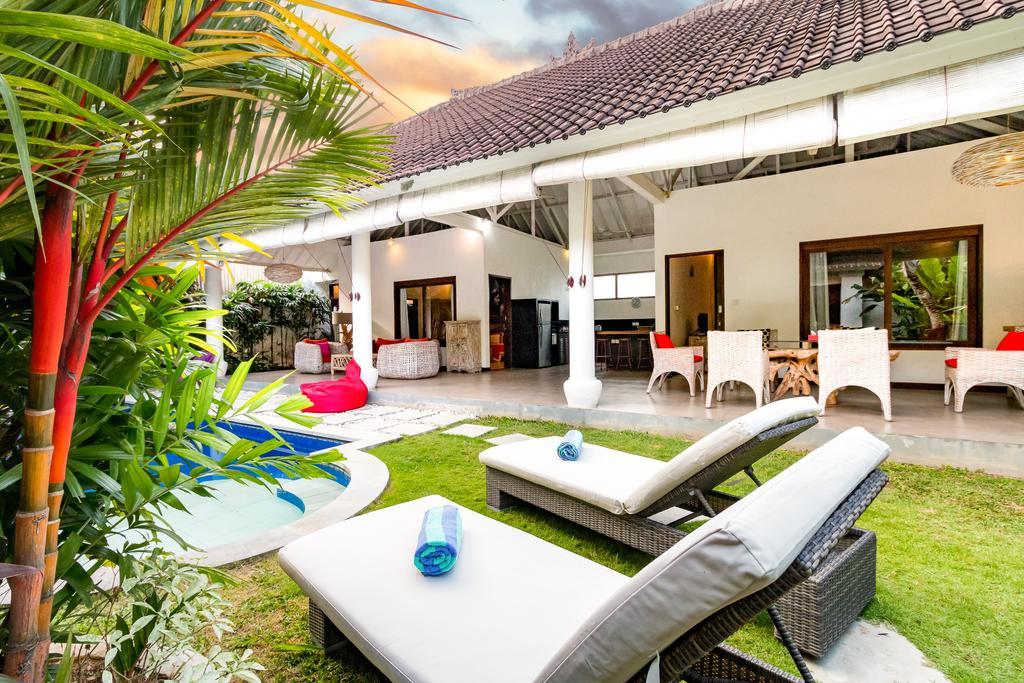Villa Camelia Семиняк Екстериор снимка
