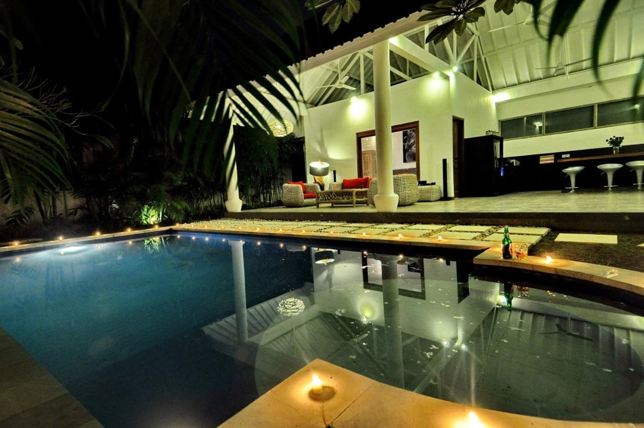 Villa Camelia Семиняк Екстериор снимка